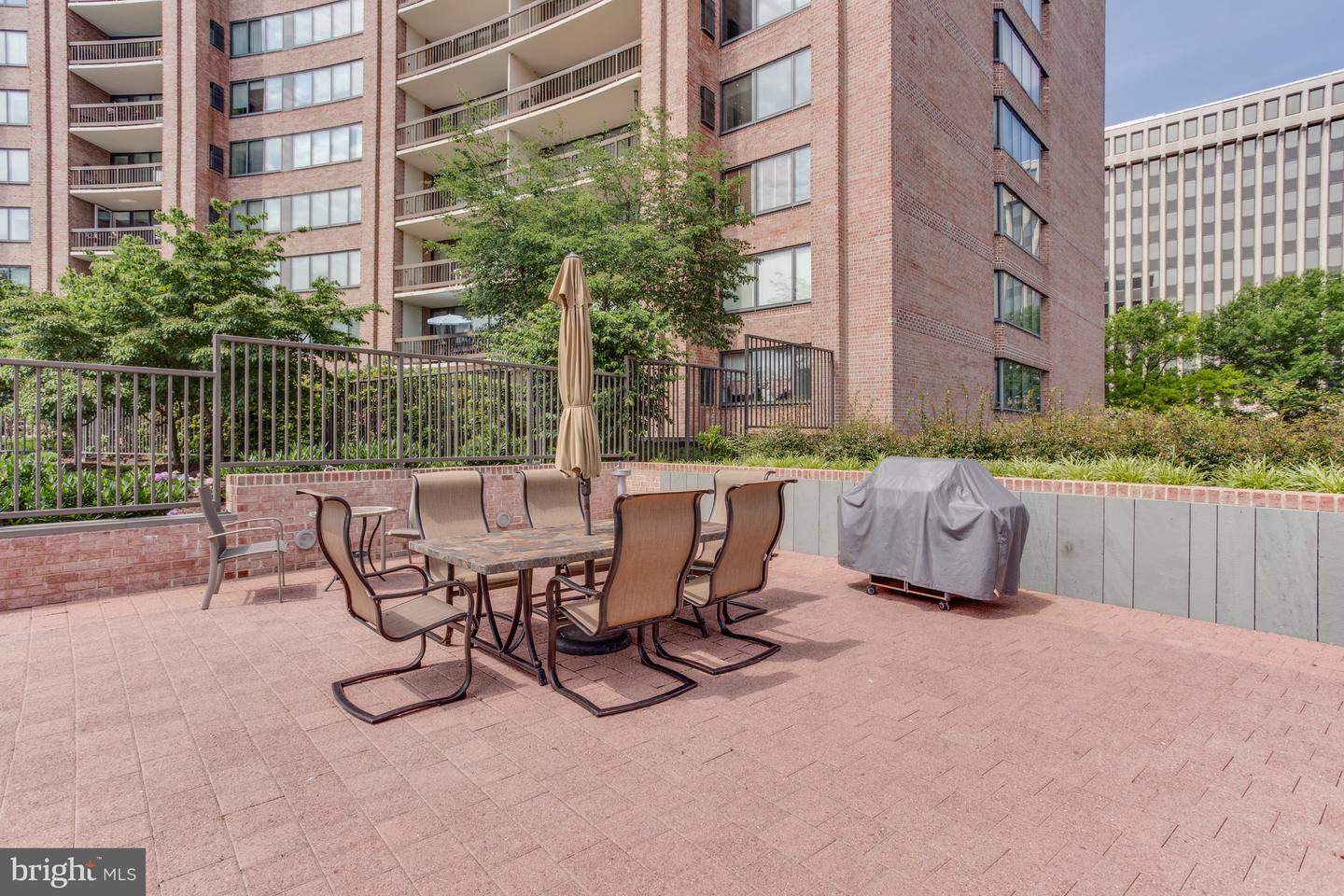 1805 CRYSTAL DR #318S, ARLINGTON, Virginia 22202, 2 Bedrooms Bedrooms, ,2 BathroomsBathrooms,Residential,For sale,1805 CRYSTAL DR #318S,VAAR2063514 MLS # VAAR2063514