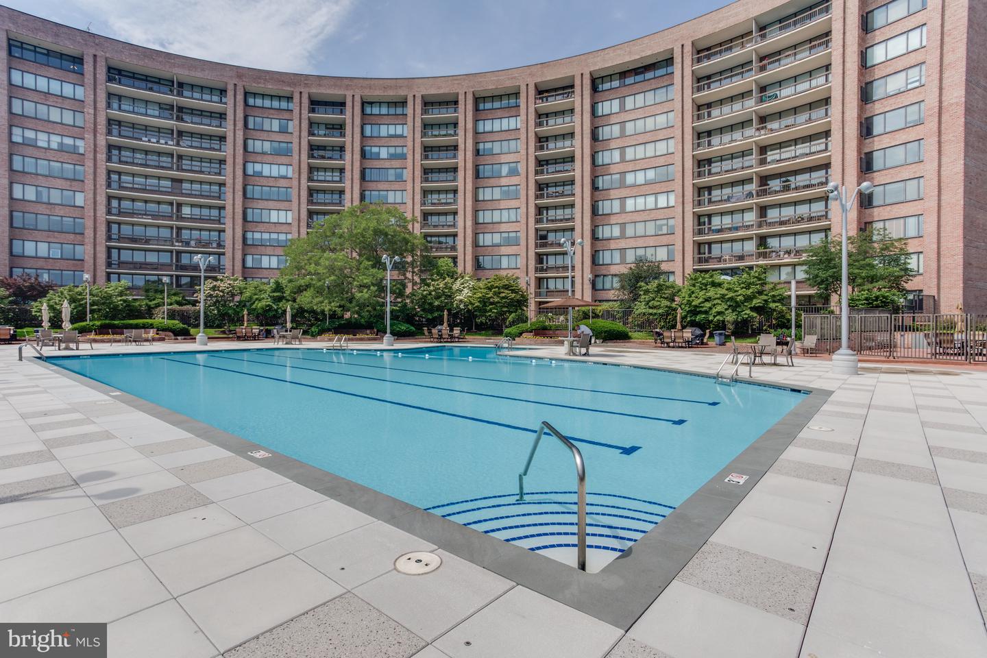 1805 CRYSTAL DR #318S, ARLINGTON, Virginia 22202, 2 Bedrooms Bedrooms, ,2 BathroomsBathrooms,Residential,For sale,1805 CRYSTAL DR #318S,VAAR2063514 MLS # VAAR2063514