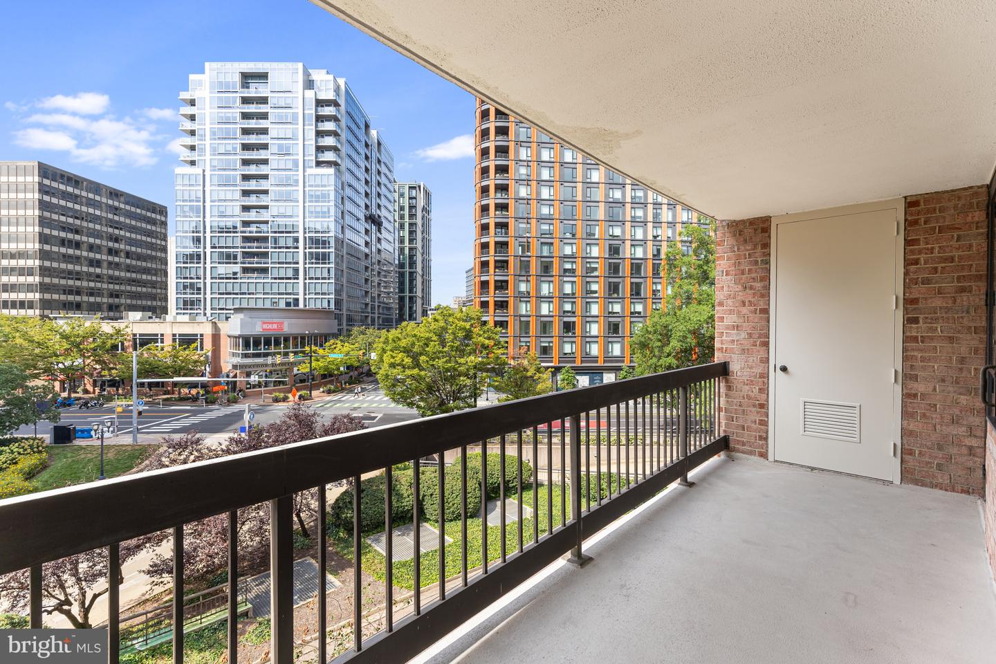 1805 CRYSTAL DR #318S, ARLINGTON, Virginia 22202, 2 Bedrooms Bedrooms, ,2 BathroomsBathrooms,Residential,For sale,1805 CRYSTAL DR #318S,VAAR2063514 MLS # VAAR2063514