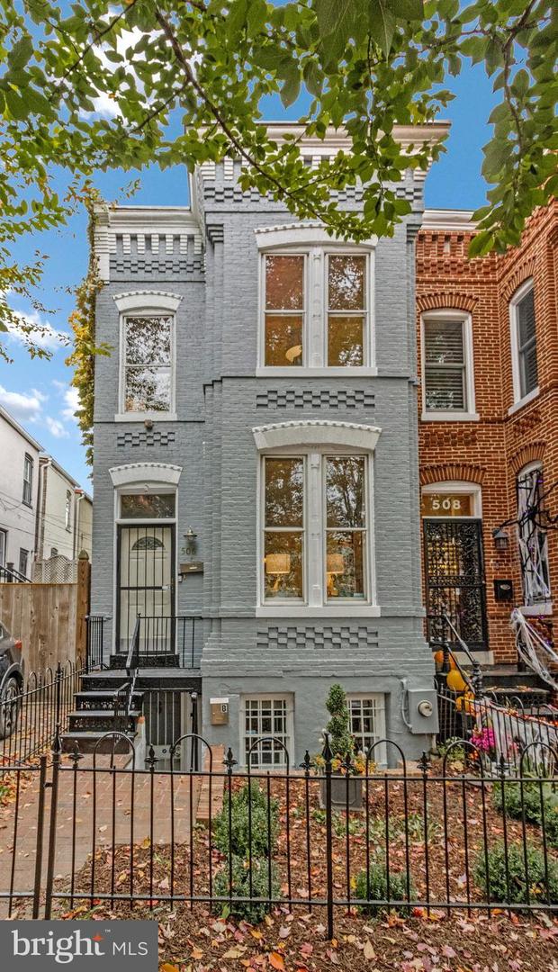506 7TH ST NE, WASHINGTON, District Of Columbia 20002, 4 Bedrooms Bedrooms, ,2 BathroomsBathrooms,Residential,For sale,506 7TH ST NE,DCDC2229138 MLS # DCDC2229138