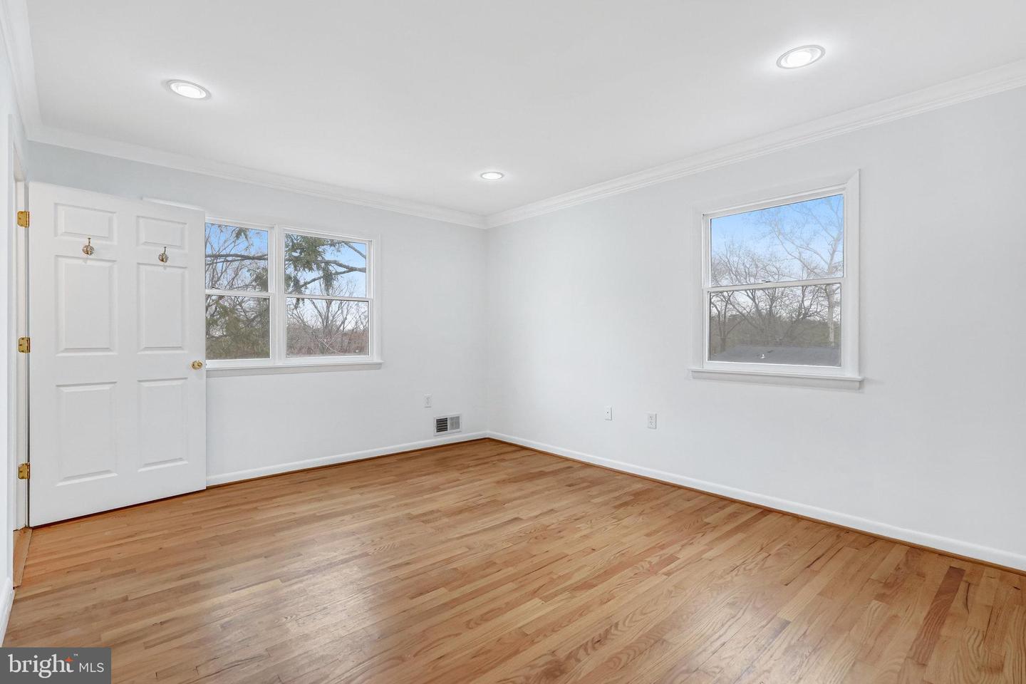 6408 MARYVIEW ST, ALEXANDRIA, Virginia 22310, 4 Bedrooms Bedrooms, ,3 BathroomsBathrooms,Residential,For sale,6408 MARYVIEW ST,VAFX2276798 MLS # VAFX2276798