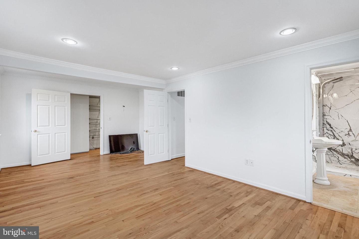 6408 MARYVIEW ST, ALEXANDRIA, Virginia 22310, 4 Bedrooms Bedrooms, ,3 BathroomsBathrooms,Residential,For sale,6408 MARYVIEW ST,VAFX2276798 MLS # VAFX2276798