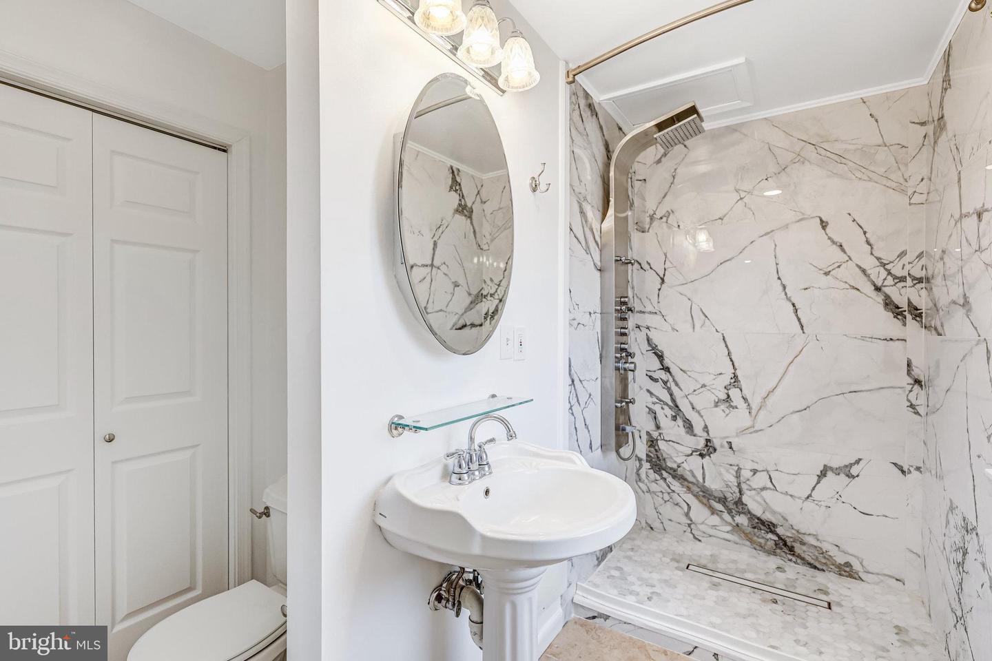 6408 MARYVIEW ST, ALEXANDRIA, Virginia 22310, 4 Bedrooms Bedrooms, ,3 BathroomsBathrooms,Residential,For sale,6408 MARYVIEW ST,VAFX2276798 MLS # VAFX2276798