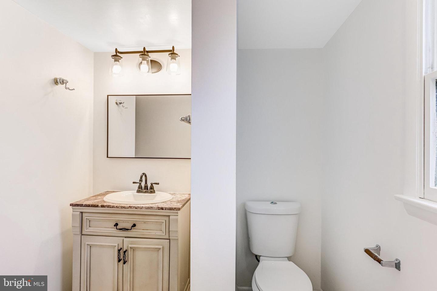 6408 MARYVIEW ST, ALEXANDRIA, Virginia 22310, 4 Bedrooms Bedrooms, ,3 BathroomsBathrooms,Residential,For sale,6408 MARYVIEW ST,VAFX2276798 MLS # VAFX2276798