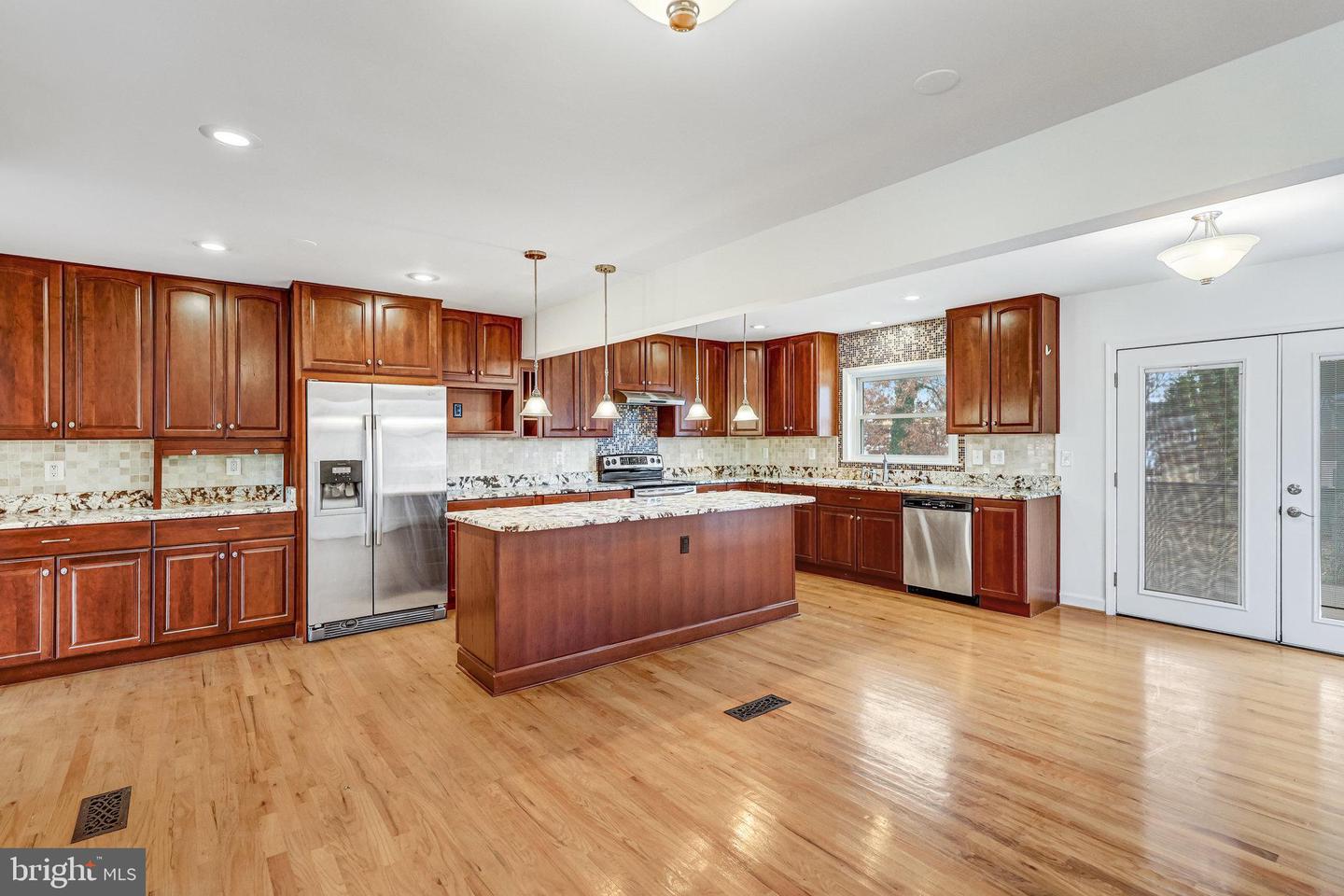 6408 MARYVIEW ST, ALEXANDRIA, Virginia 22310, 4 Bedrooms Bedrooms, ,3 BathroomsBathrooms,Residential,For sale,6408 MARYVIEW ST,VAFX2276798 MLS # VAFX2276798