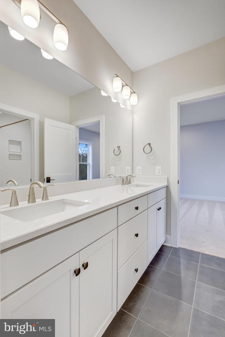 903 HILLCREST DR SW, VIENNA, Virginia 22180, 6 Bedrooms Bedrooms, ,5 BathroomsBathrooms,Residential,For sale,903 HILLCREST DR SW,VAFX2280040 MLS # VAFX2280040 903 HILLCREST DR SW, VIENNA, Virginia 22180, 6 Bedrooms Bedrooms, ,5 BathroomsBathrooms,Residential,For sale,903 HILLCREST DR SW,VAFX2280040 MLS # VAFX2280040