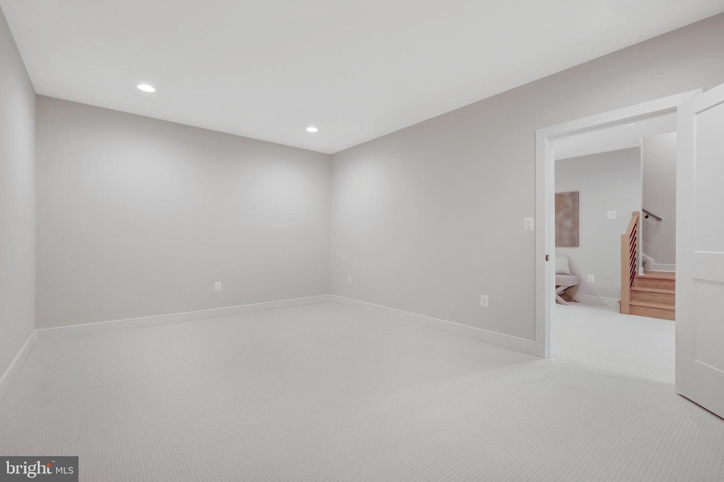 903 HILLCREST DR SW, VIENNA, Virginia 22180, 6 Bedrooms Bedrooms, ,5 BathroomsBathrooms,Residential,For sale,903 HILLCREST DR SW,VAFX2280040 MLS # VAFX2280040 903 HILLCREST DR SW, VIENNA, Virginia 22180, 6 Bedrooms Bedrooms, ,5 BathroomsBathrooms,Residential,For sale,903 HILLCREST DR SW,VAFX2280040 MLS # VAFX2280040