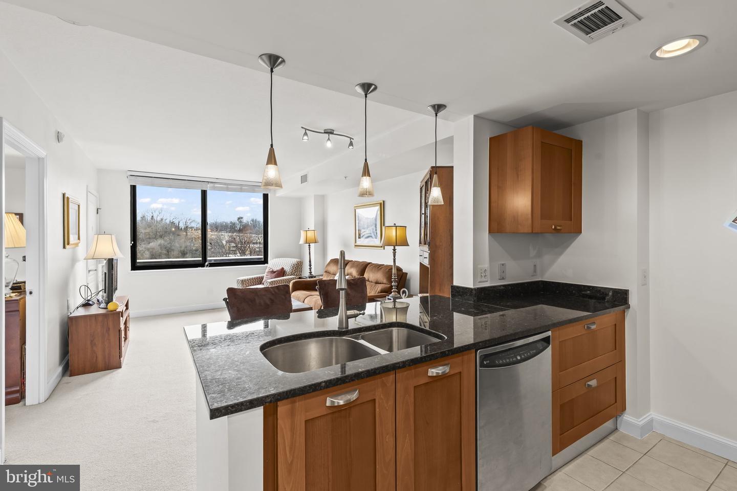 2451 MIDTOWN AVE #1413, ALEXANDRIA, Virginia 22303, 1 Bedroom Bedrooms, ,1 BathroomBathrooms,Residential,For sale,2451 MIDTOWN AVE #1413,VAFX2280262 MLS # VAFX2280262