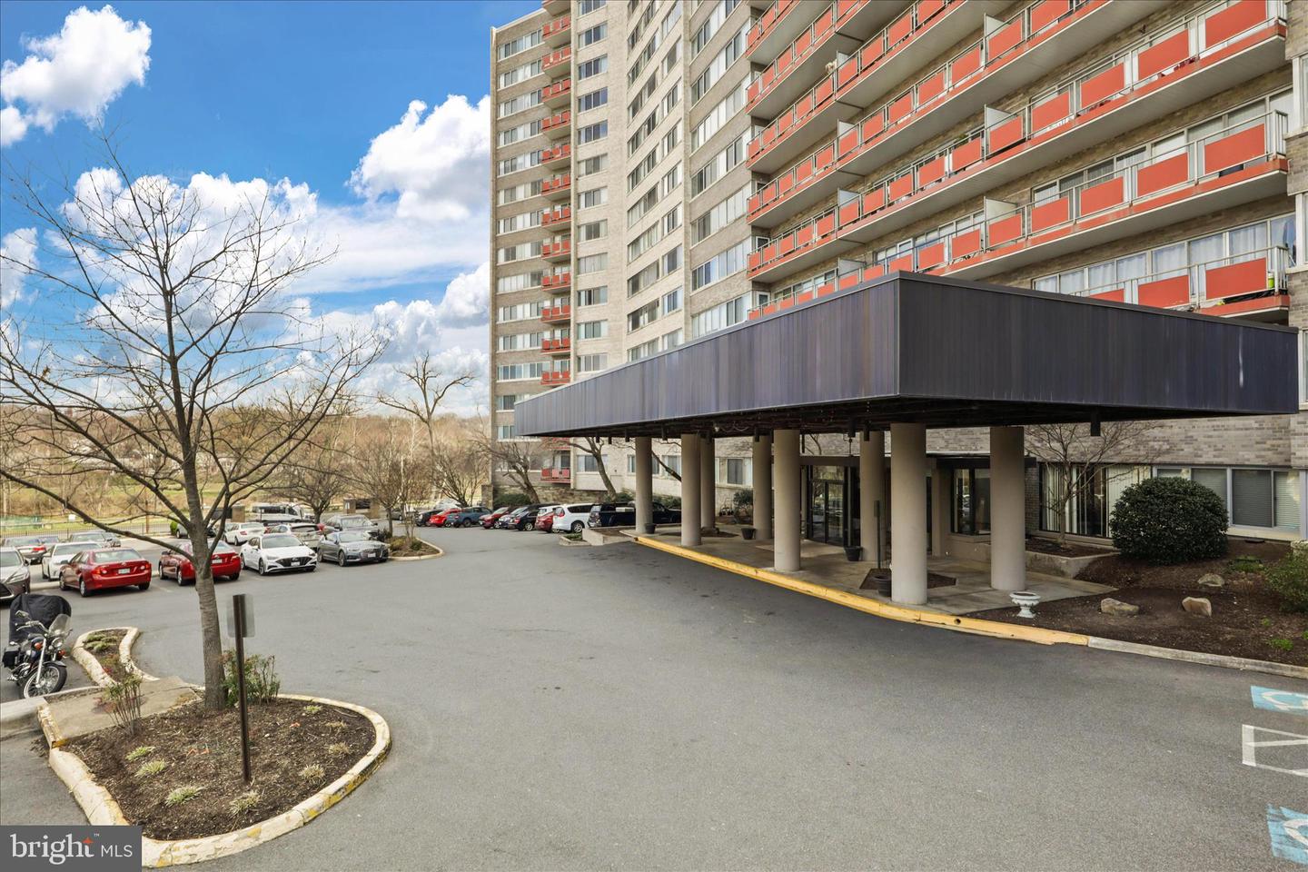 5340 HOLMES RUN PKWY #904, ALEXANDRIA, Virginia 22304, 2 Bedrooms Bedrooms, ,2 BathroomsBathrooms,Residential,For sale,5340 HOLMES RUN PKWY #904,VAAX2052066 MLS # VAAX2052066