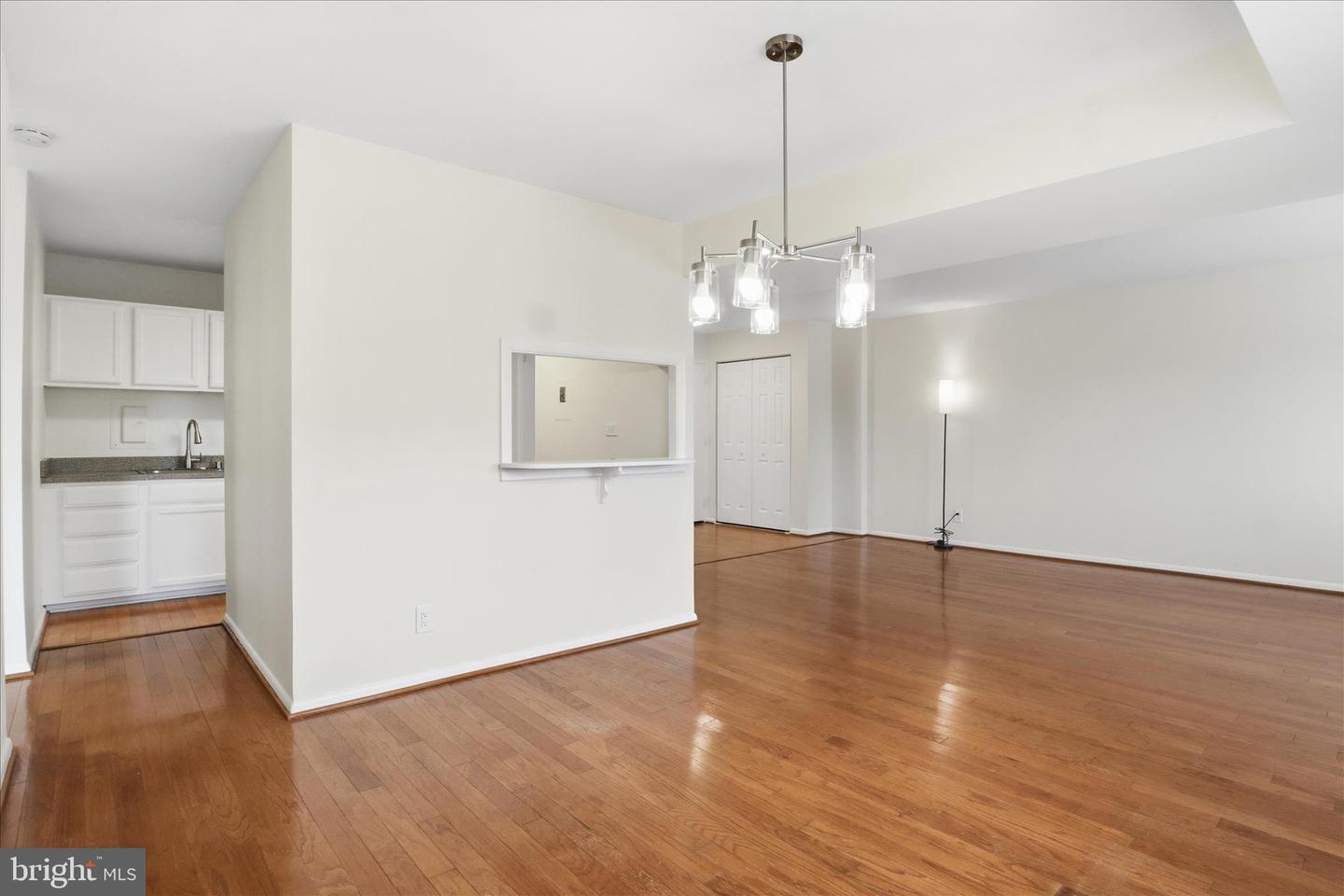 5340 HOLMES RUN PKWY #904, ALEXANDRIA, Virginia 22304, 2 Bedrooms Bedrooms, ,2 BathroomsBathrooms,Residential,For sale,5340 HOLMES RUN PKWY #904,VAAX2052066 MLS # VAAX2052066