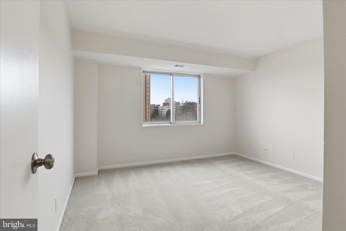 5340 HOLMES RUN PKWY #904, ALEXANDRIA, Virginia 22304, 2 Bedrooms Bedrooms, ,2 BathroomsBathrooms,Residential,For sale,5340 HOLMES RUN PKWY #904,VAAX2052066 MLS # VAAX2052066