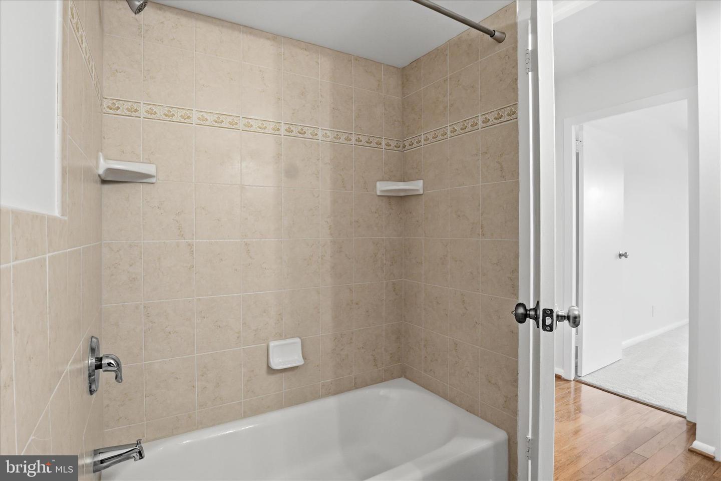 5340 HOLMES RUN PKWY #904, ALEXANDRIA, Virginia 22304, 2 Bedrooms Bedrooms, ,2 BathroomsBathrooms,Residential,For sale,5340 HOLMES RUN PKWY #904,VAAX2052066 MLS # VAAX2052066