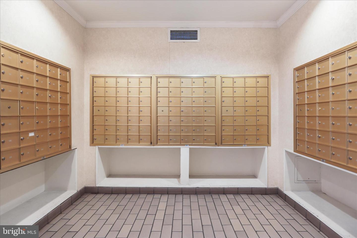 5340 HOLMES RUN PKWY #904, ALEXANDRIA, Virginia 22304, 2 Bedrooms Bedrooms, ,2 BathroomsBathrooms,Residential,For sale,5340 HOLMES RUN PKWY #904,VAAX2052066 MLS # VAAX2052066