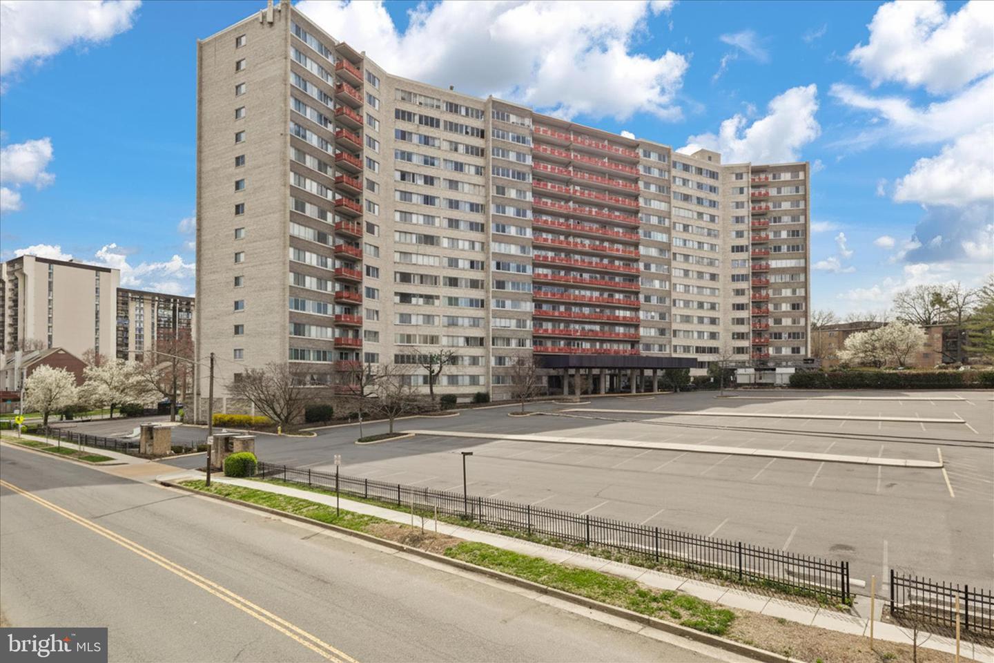 5340 HOLMES RUN PKWY #904, ALEXANDRIA, Virginia 22304, 2 Bedrooms Bedrooms, ,2 BathroomsBathrooms,Residential,For sale,5340 HOLMES RUN PKWY #904,VAAX2052066 MLS # VAAX2052066