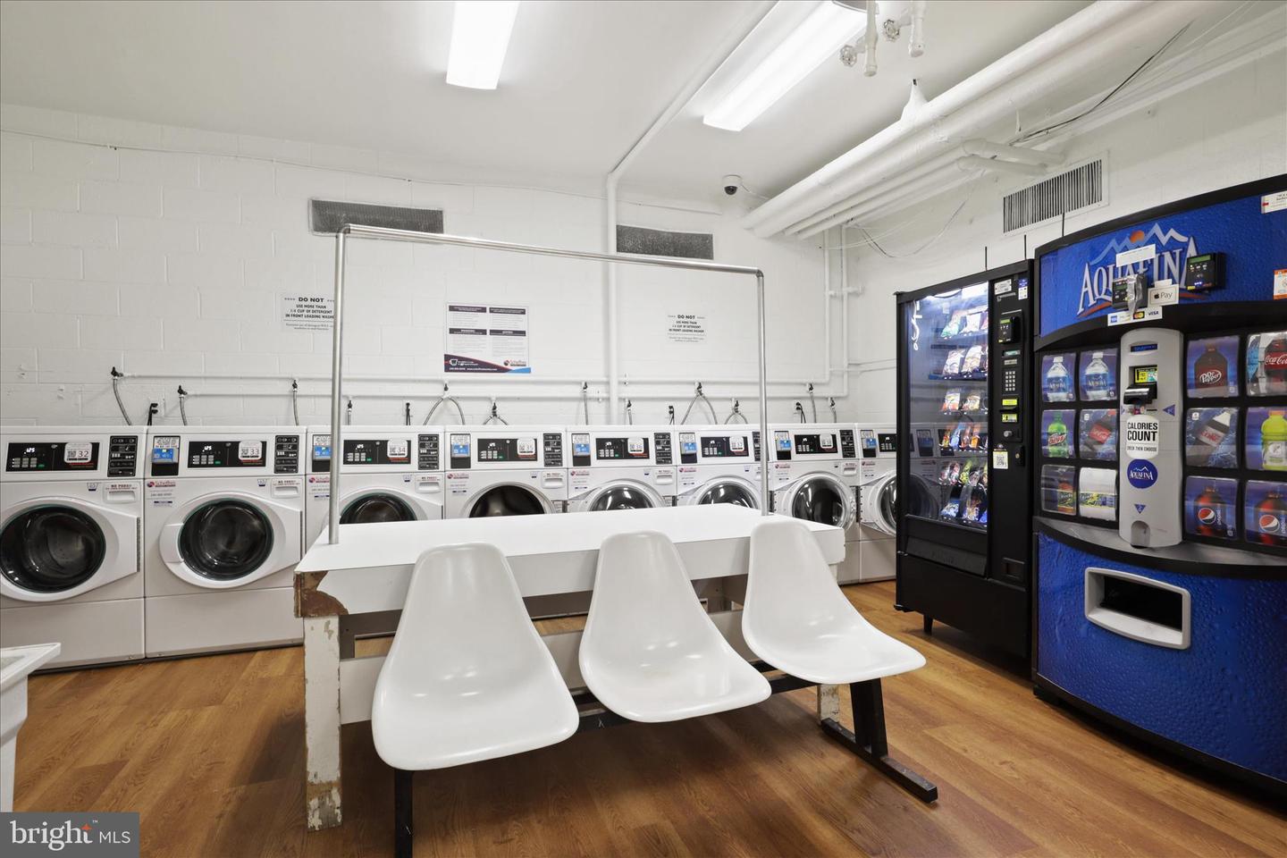 5340 HOLMES RUN PKWY #904, ALEXANDRIA, Virginia 22304, 2 Bedrooms Bedrooms, ,2 BathroomsBathrooms,Residential,For sale,5340 HOLMES RUN PKWY #904,VAAX2052066 MLS # VAAX2052066