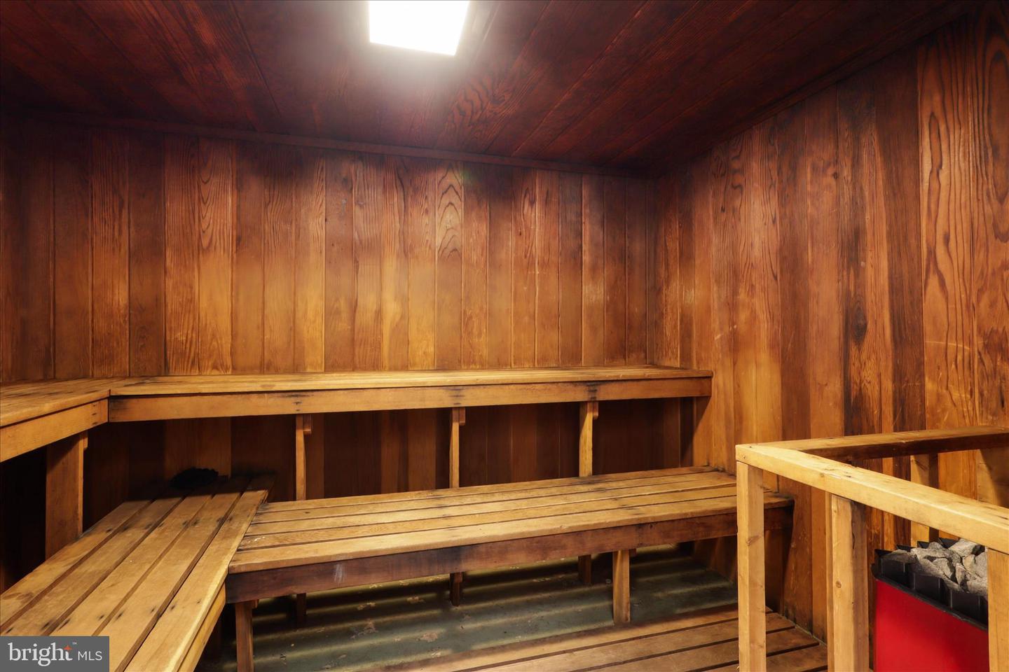 5340 HOLMES RUN PKWY #904, ALEXANDRIA, Virginia 22304, 2 Bedrooms Bedrooms, ,2 BathroomsBathrooms,Residential,For sale,5340 HOLMES RUN PKWY #904,VAAX2052066 MLS # VAAX2052066