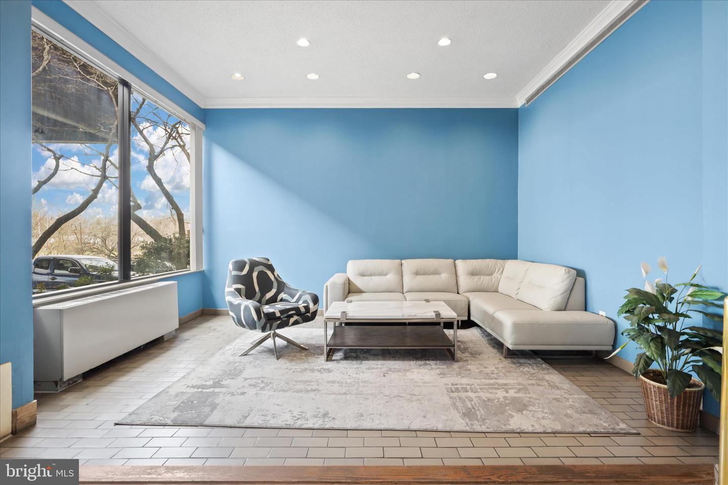 5340 HOLMES RUN PKWY #904, ALEXANDRIA, Virginia 22304, 2 Bedrooms Bedrooms, ,2 BathroomsBathrooms,Residential,For sale,5340 HOLMES RUN PKWY #904,VAAX2052066 MLS # VAAX2052066