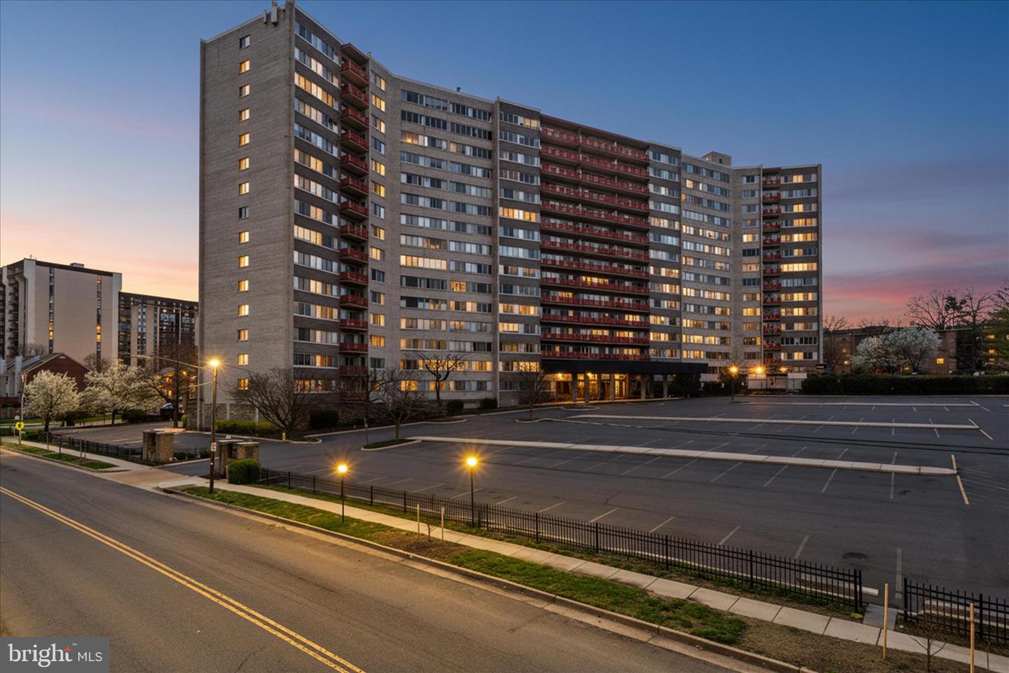 5340 HOLMES RUN PKWY #904, ALEXANDRIA, Virginia 22304, 2 Bedrooms Bedrooms, ,2 BathroomsBathrooms,Residential,For sale,5340 HOLMES RUN PKWY #904,VAAX2052066 MLS # VAAX2052066