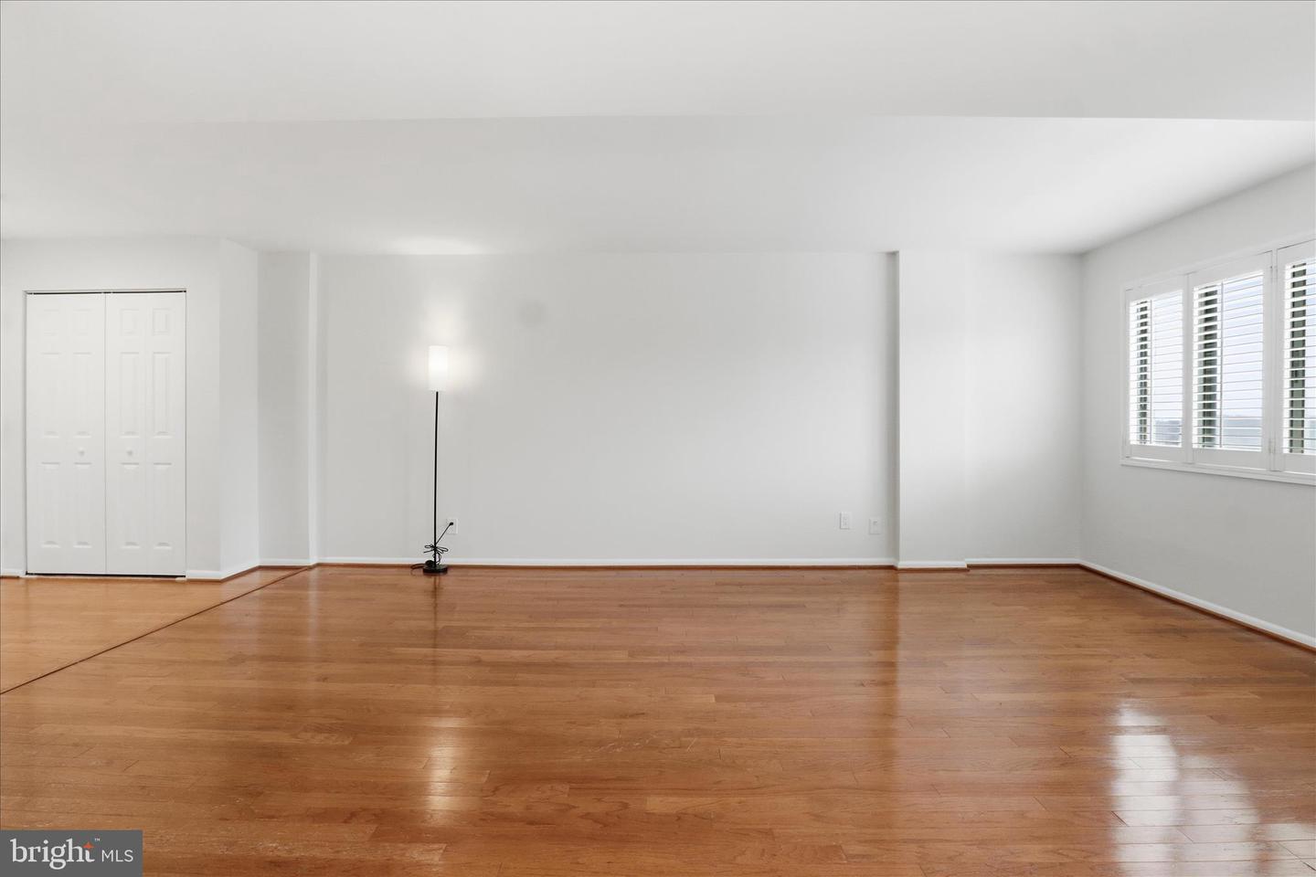 5340 HOLMES RUN PKWY #904, ALEXANDRIA, Virginia 22304, 2 Bedrooms Bedrooms, ,2 BathroomsBathrooms,Residential,For sale,5340 HOLMES RUN PKWY #904,VAAX2052066 MLS # VAAX2052066