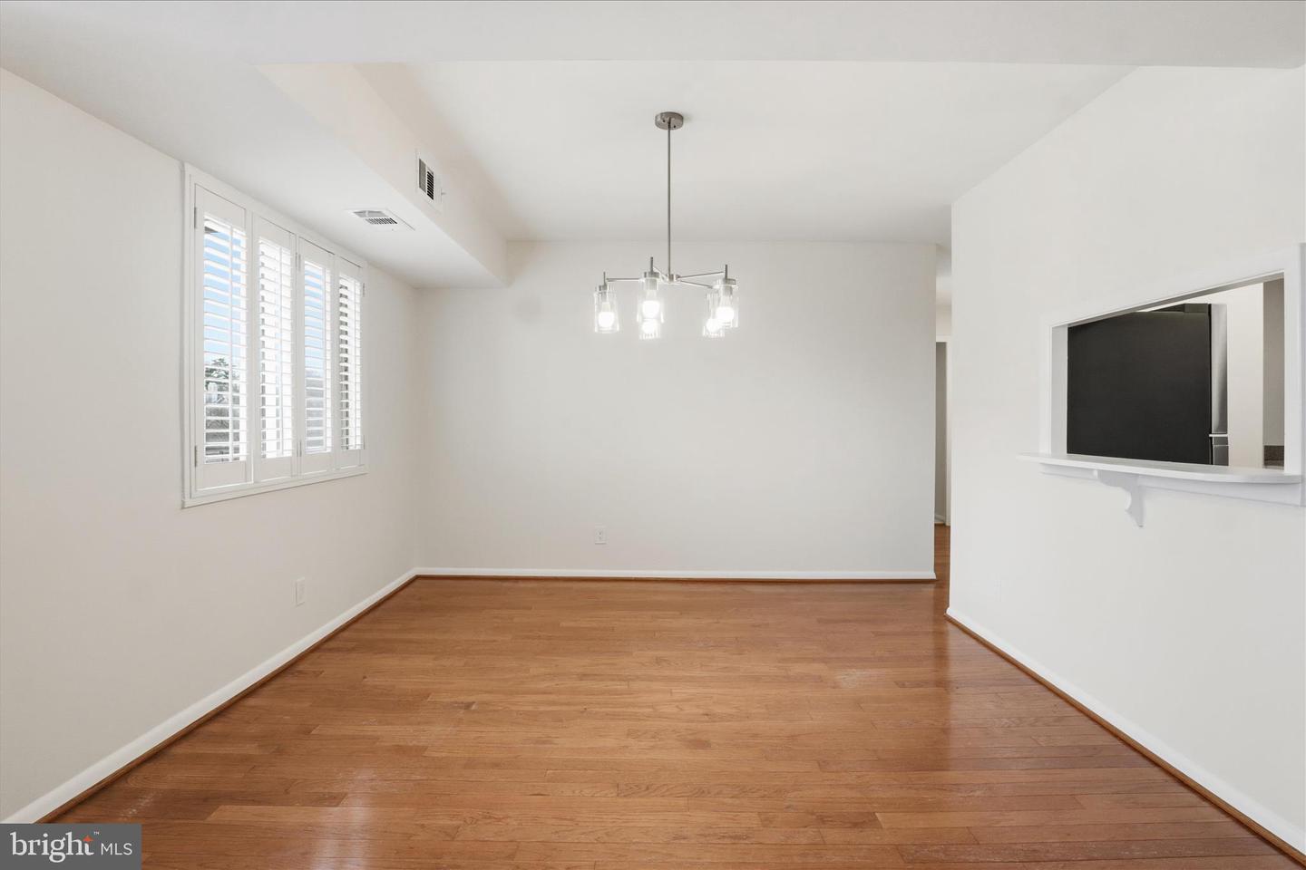 5340 HOLMES RUN PKWY #904, ALEXANDRIA, Virginia 22304, 2 Bedrooms Bedrooms, ,2 BathroomsBathrooms,Residential,For sale,5340 HOLMES RUN PKWY #904,VAAX2052066 MLS # VAAX2052066