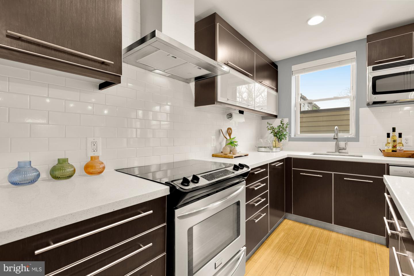 1409 G ST NE #5, WASHINGTON, District Of Columbia 20002, 3 Bedrooms Bedrooms, ,2 BathroomsBathrooms,Residential,For sale,1409 G ST NE #5,DCDC2233240 MLS # DCDC2233240