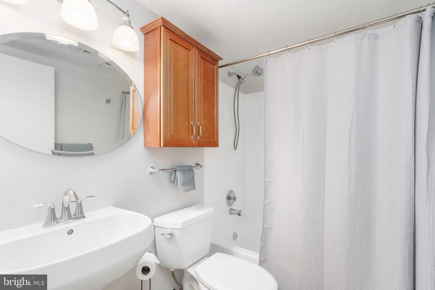 5710 SAILSTONE LN, WOODBRIDGE, Virginia 22193, 4 Bedrooms Bedrooms, 6 Rooms Rooms,2 BathroomsBathrooms,Residential,For sale,5710 SAILSTONE LN,VAPW2108586 MLS # VAPW2108586 5710 SAILSTONE LN, WOODBRIDGE, Virginia 22193, 4 Bedrooms Bedrooms, 6 Rooms Rooms,2 BathroomsBathrooms,Residential,For sale,5710 SAILSTONE LN,VAPW2108586 MLS # VAPW2108586