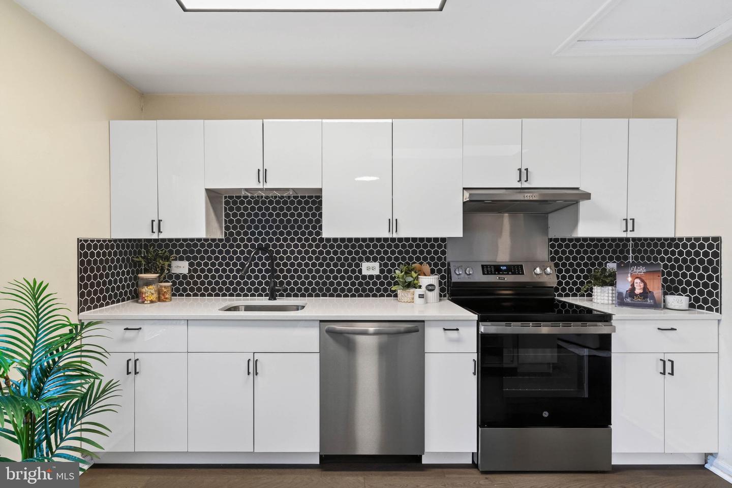 12819 FANTASIA DR, HERNDON, Virginia 20170, 3 Bedrooms Bedrooms, ,3 BathroomsBathrooms,Residential,For sale,12819 FANTASIA DR,VAFX2281732 MLS # VAFX2281732 12819 FANTASIA DR, HERNDON, Virginia 20170, 3 Bedrooms Bedrooms, ,3 BathroomsBathrooms,Residential,For sale,12819 FANTASIA DR,VAFX2281732 MLS # VAFX2281732