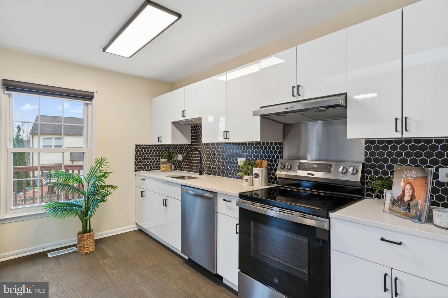 12819 FANTASIA DR, HERNDON, Virginia 20170, 3 Bedrooms Bedrooms, ,3 BathroomsBathrooms,Residential,For sale,12819 FANTASIA DR,VAFX2281732 MLS # VAFX2281732 12819 FANTASIA DR, HERNDON, Virginia 20170, 3 Bedrooms Bedrooms, ,3 BathroomsBathrooms,Residential,For sale,12819 FANTASIA DR,VAFX2281732 MLS # VAFX2281732