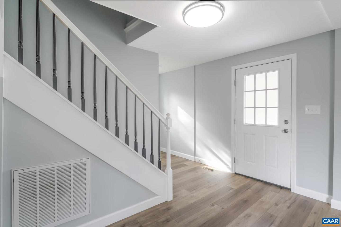 900 SAINT CLAIR AVE, CHARLOTTESVILLE, Virginia 22901, 3 Bedrooms Bedrooms, ,2 BathroomsBathrooms,Residential,For sale,900 SAINT CLAIR AVE,671704 MLS # 671704