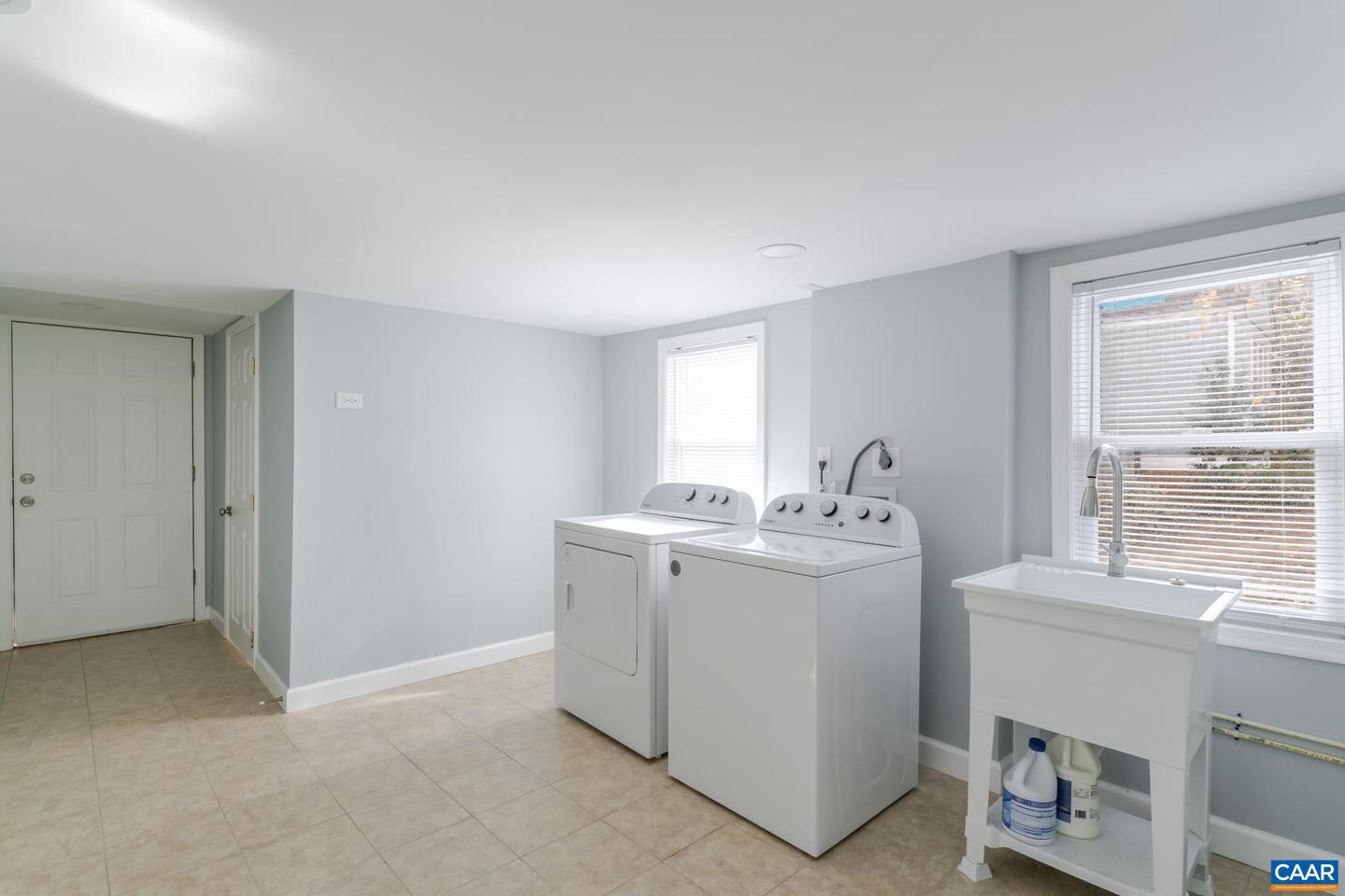 900 SAINT CLAIR AVE, CHARLOTTESVILLE, Virginia 22901, 3 Bedrooms Bedrooms, ,2 BathroomsBathrooms,Residential,For sale,900 SAINT CLAIR AVE,671704 MLS # 671704