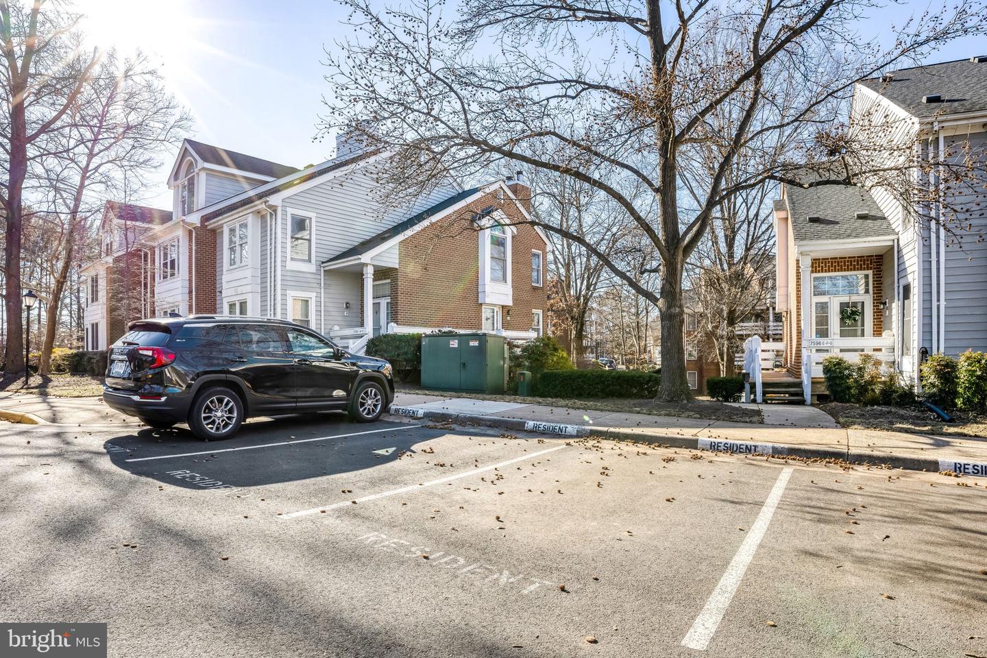 7598-L LAKESIDE VILLAGE DR #L, FALLS CHURCH, Virginia 22042, 1 Bedroom Bedrooms, 5 Rooms Rooms,1 BathroomBathrooms,Residential,For sale,7598-L LAKESIDE VILLAGE DR #L,VAFX2281968 MLS # VAFX2281968