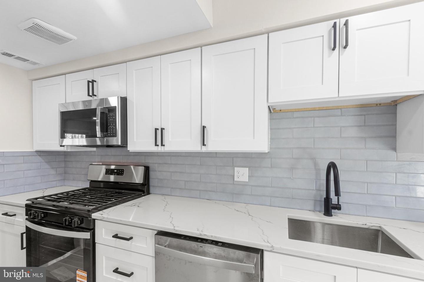 14829 EMBERDALE DR, WOODBRIDGE, Virginia 22193, 3 Bedrooms Bedrooms, ,1 BathroomBathrooms,Residential,For sale,14829 EMBERDALE DR,VAPW2108876 MLS # VAPW2108876