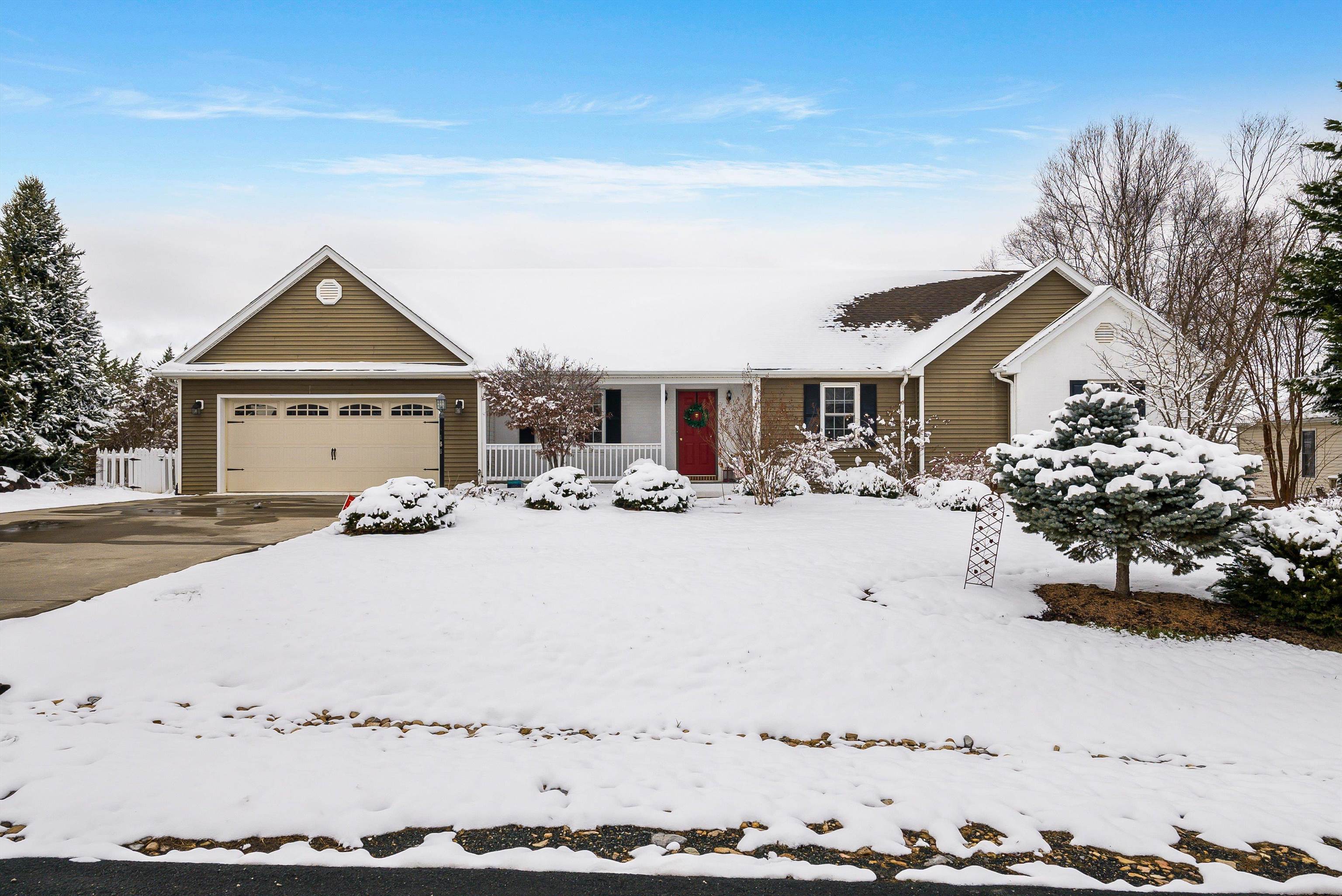 116 EMERALD HILL DR, FISHERSVILLE, Virginia 22939, 3 Bedrooms Bedrooms, ,2 BathroomsBathrooms,Residential,116 EMERALD HILL DR,671744 MLS # 671744 116 EMERALD HILL DR, FISHERSVILLE, Virginia 22939, 3 Bedrooms Bedrooms, ,2 BathroomsBathrooms,Residential,116 EMERALD HILL DR,671744 MLS # 671744