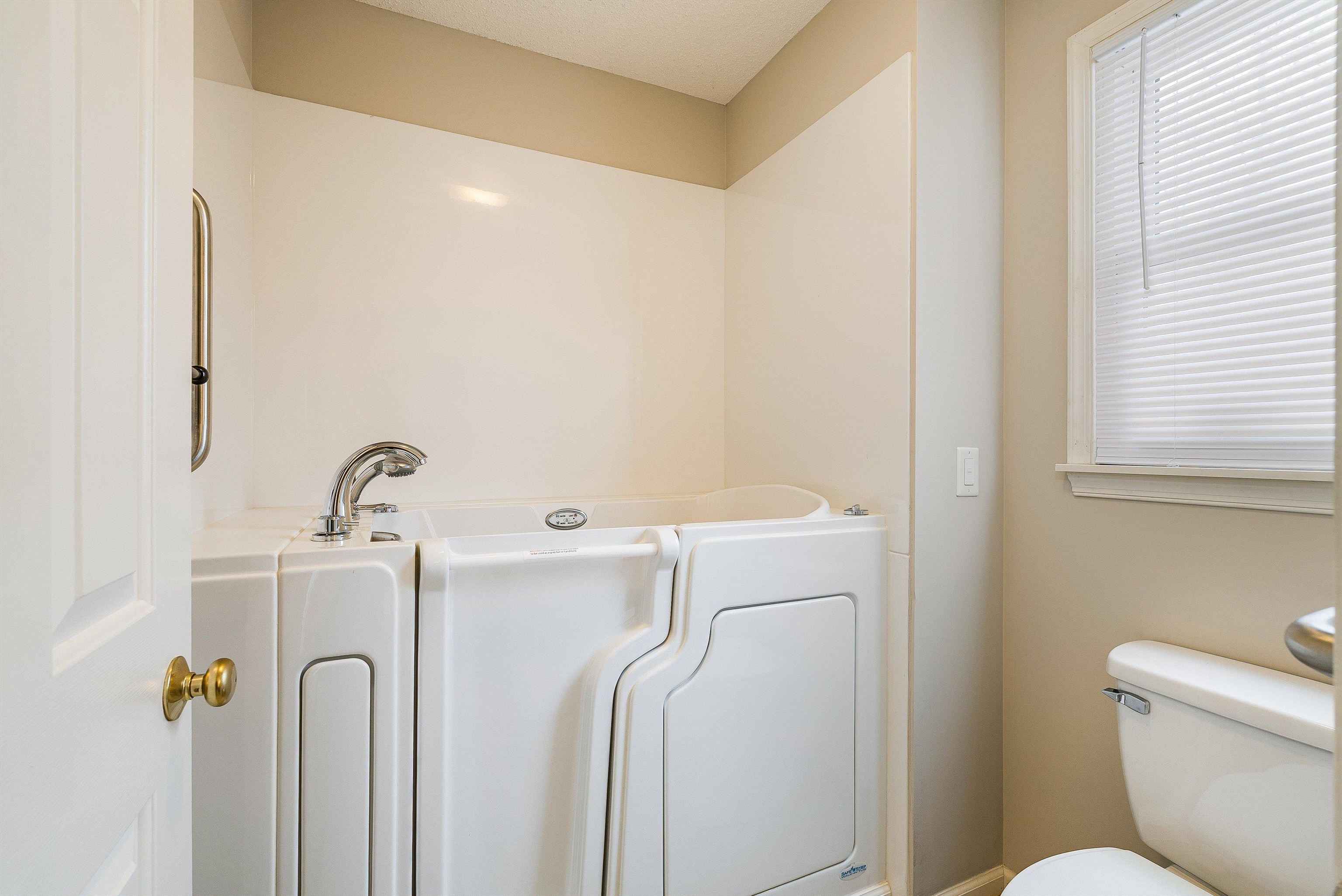 116 EMERALD HILL DR, FISHERSVILLE, Virginia 22939, 3 Bedrooms Bedrooms, ,2 BathroomsBathrooms,Residential,116 EMERALD HILL DR,671744 MLS # 671744 116 EMERALD HILL DR, FISHERSVILLE, Virginia 22939, 3 Bedrooms Bedrooms, ,2 BathroomsBathrooms,Residential,116 EMERALD HILL DR,671744 MLS # 671744