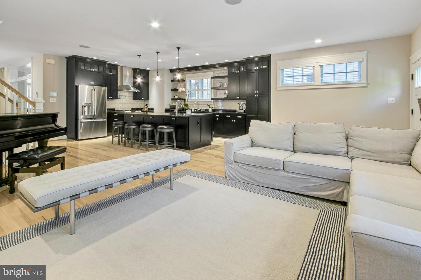 1005-A LINCOLN AVE, FALLS CHURCH, Virginia 22046, 5 Bedrooms Bedrooms, 22 Rooms Rooms,4 BathroomsBathrooms,Residential,For sale,1005-A LINCOLN AVE,VAFA2003328 MLS # VAFA2003328