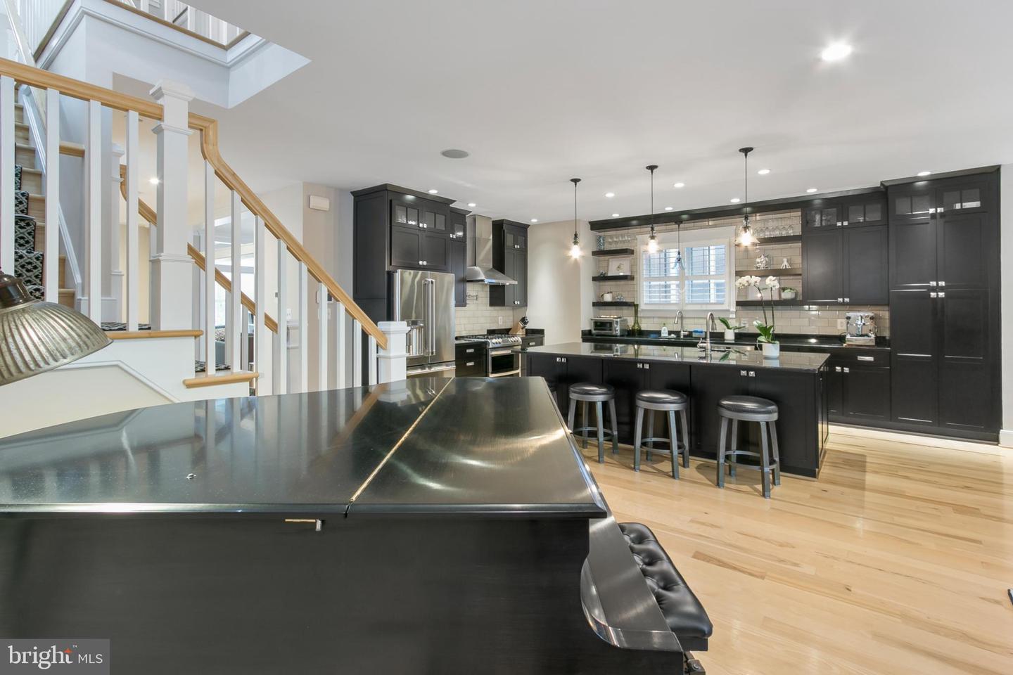 1005-A LINCOLN AVE, FALLS CHURCH, Virginia 22046, 5 Bedrooms Bedrooms, 22 Rooms Rooms,4 BathroomsBathrooms,Residential,For sale,1005-A LINCOLN AVE,VAFA2003328 MLS # VAFA2003328