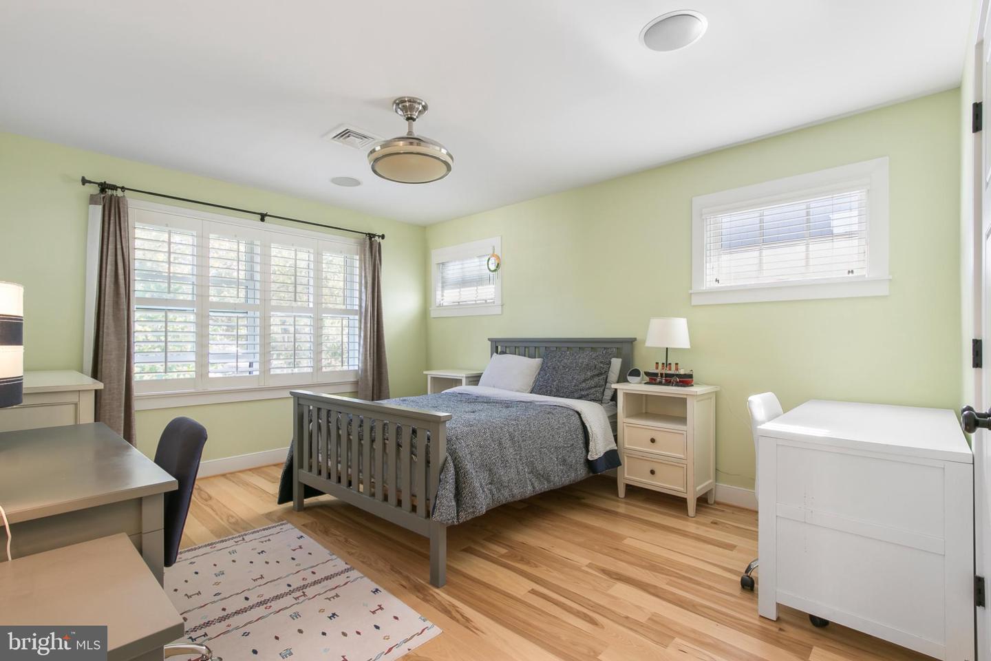 1005-A LINCOLN AVE, FALLS CHURCH, Virginia 22046, 5 Bedrooms Bedrooms, 22 Rooms Rooms,4 BathroomsBathrooms,Residential,For sale,1005-A LINCOLN AVE,VAFA2003328 MLS # VAFA2003328