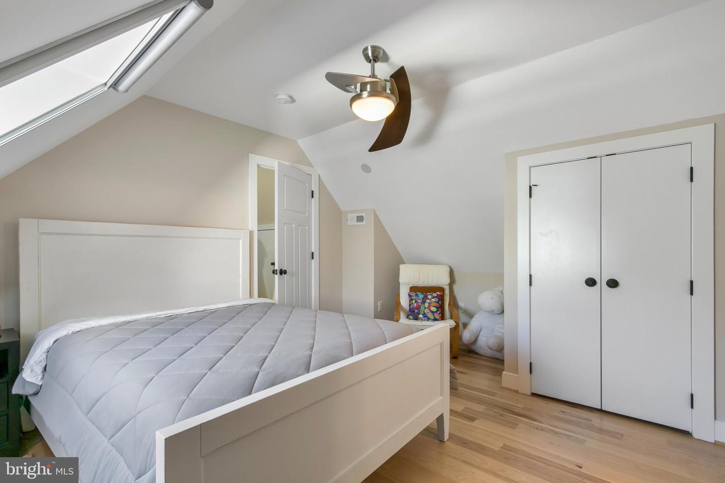 1005-A LINCOLN AVE, FALLS CHURCH, Virginia 22046, 5 Bedrooms Bedrooms, 22 Rooms Rooms,4 BathroomsBathrooms,Residential,For sale,1005-A LINCOLN AVE,VAFA2003328 MLS # VAFA2003328