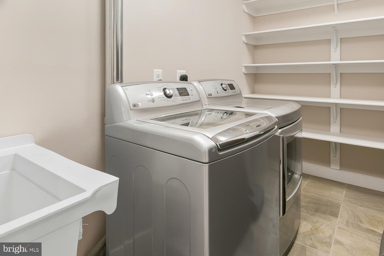 1005-A LINCOLN AVE, FALLS CHURCH, Virginia 22046, 5 Bedrooms Bedrooms, 22 Rooms Rooms,4 BathroomsBathrooms,Residential,For sale,1005-A LINCOLN AVE,VAFA2003328 MLS # VAFA2003328