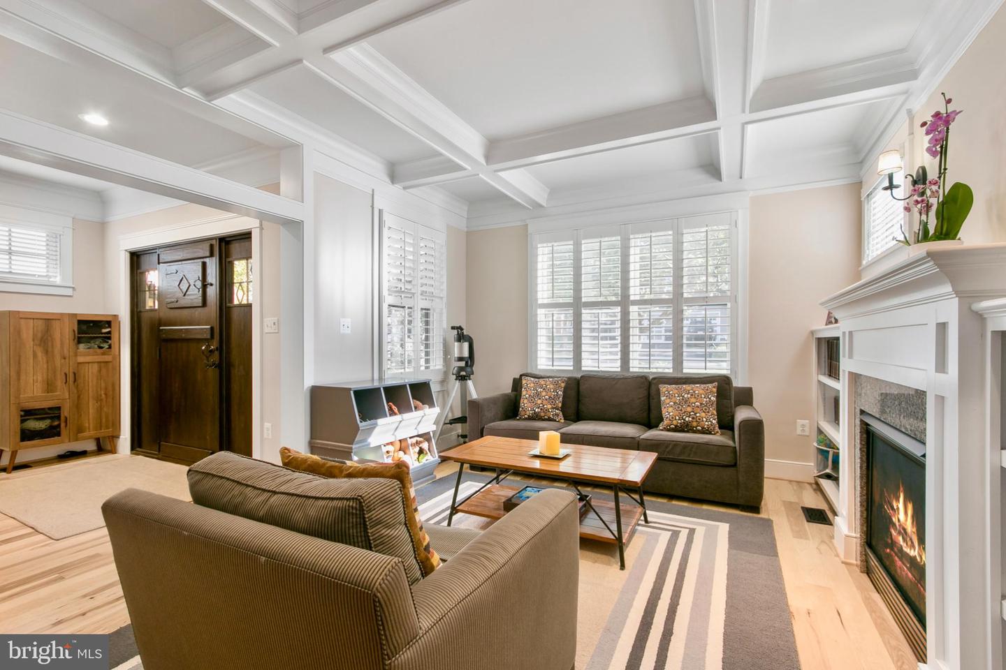 1005-A LINCOLN AVE, FALLS CHURCH, Virginia 22046, 5 Bedrooms Bedrooms, 22 Rooms Rooms,4 BathroomsBathrooms,Residential,For sale,1005-A LINCOLN AVE,VAFA2003328 MLS # VAFA2003328