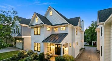 1005-A LINCOLN AVE, FALLS CHURCH, Virginia 22046, 5 Bedrooms Bedrooms, 22 Rooms Rooms,4 BathroomsBathrooms,Residential,For sale,1005-A LINCOLN AVE,VAFA2003328 MLS # VAFA2003328