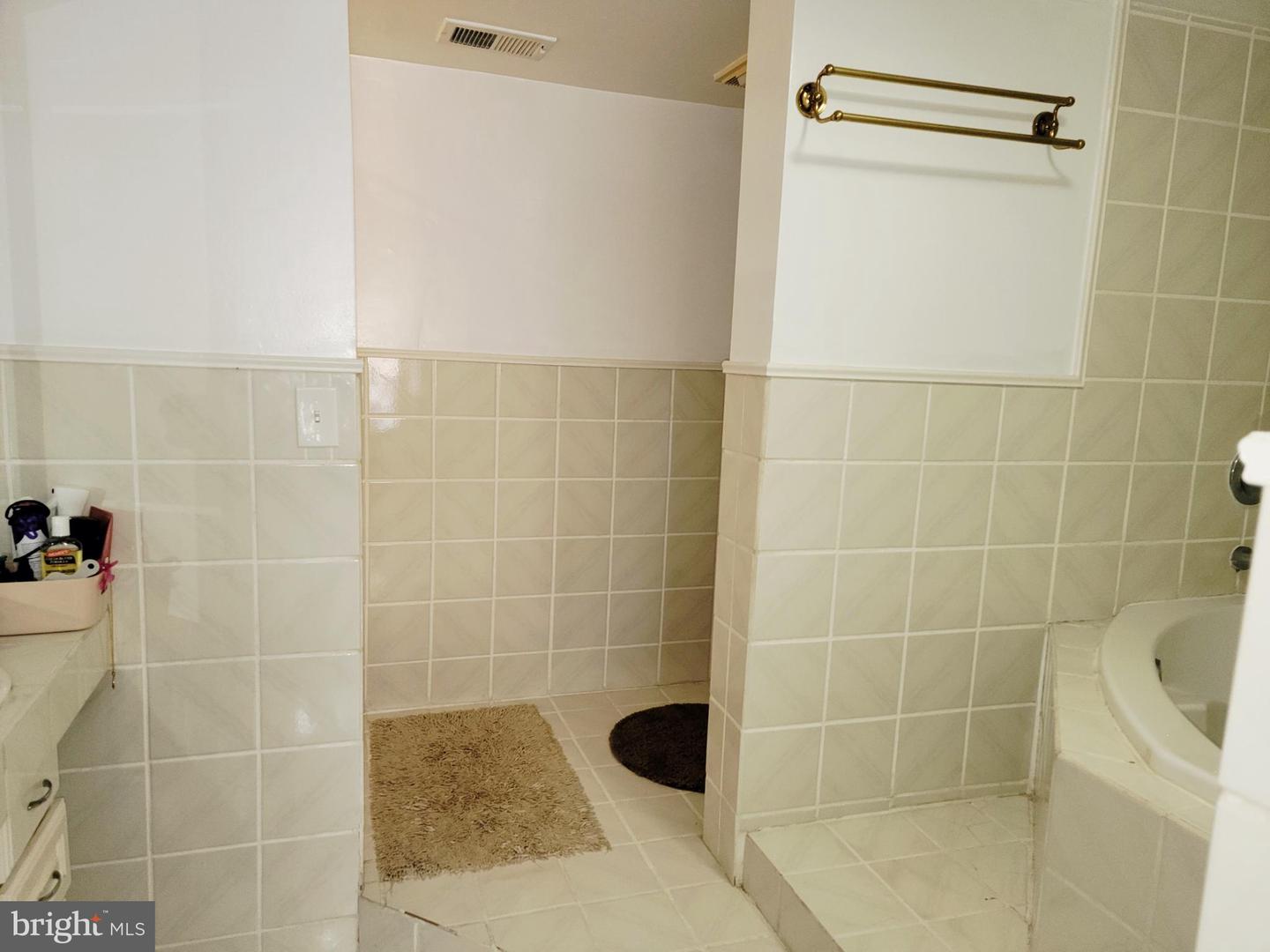 7632 GREENWICH RD, NOKESVILLE, Virginia 20181, 4 Bedrooms Bedrooms, ,2 BathroomsBathrooms,Residential,For sale,7632 GREENWICH RD,VAFQ2019492 MLS # VAFQ2019492