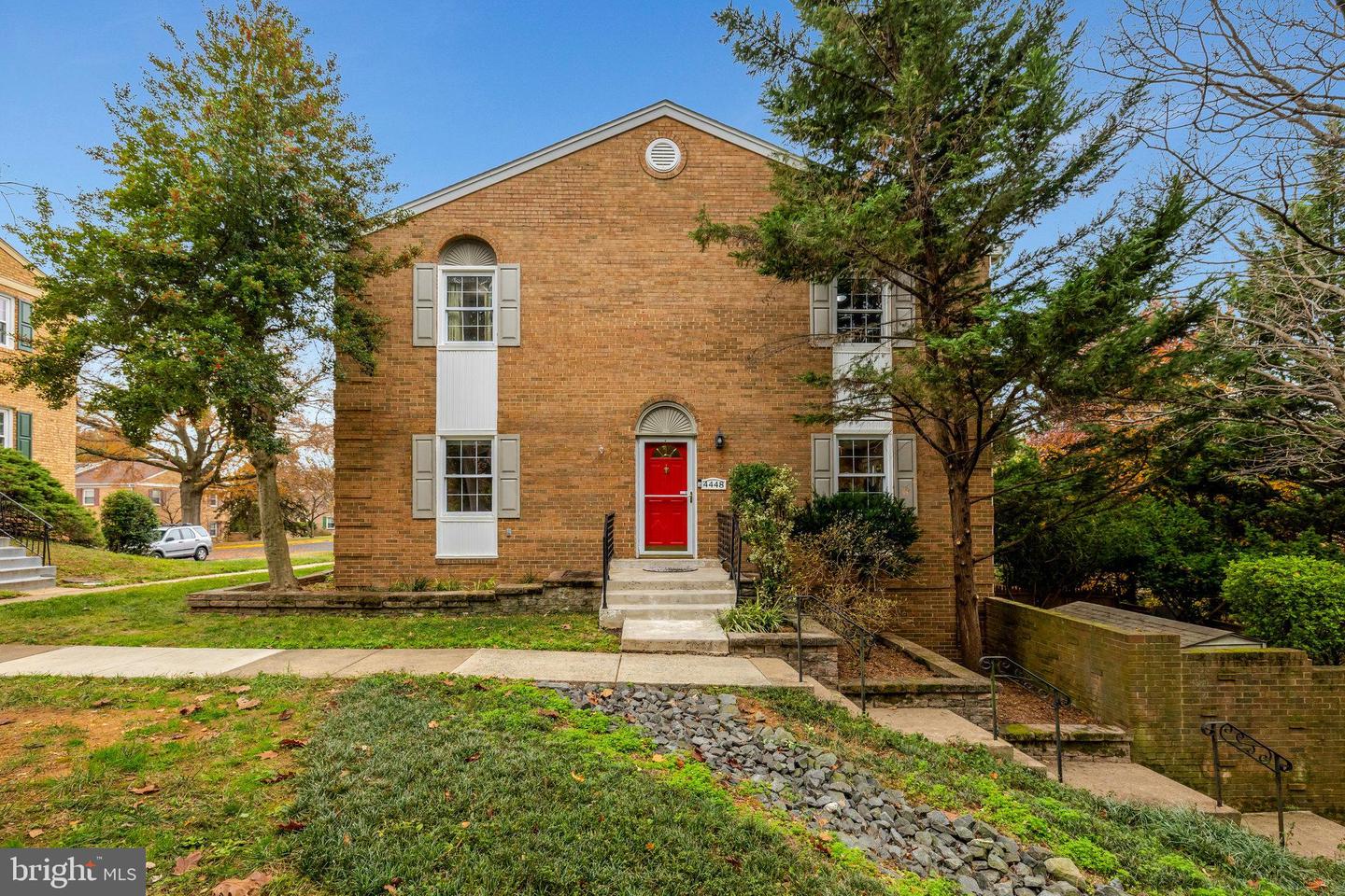 4448 AIRLIE WAY, ANNANDALE, Virginia 22003, 3 Bedrooms Bedrooms, ,3 BathroomsBathrooms,Residential,For sale,4448 AIRLIE WAY,VAFX2277482 MLS # VAFX2277482