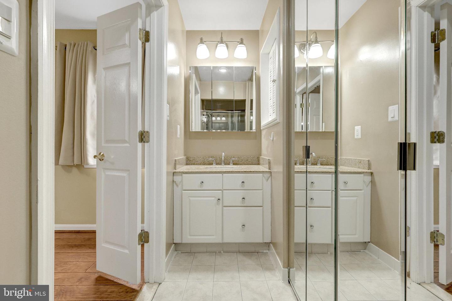 4448 AIRLIE WAY, ANNANDALE, Virginia 22003, 3 Bedrooms Bedrooms, ,3 BathroomsBathrooms,Residential,For sale,4448 AIRLIE WAY,VAFX2277482 MLS # VAFX2277482