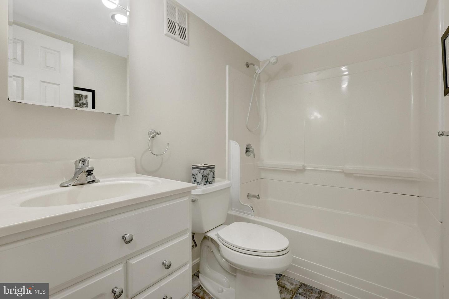 4448 AIRLIE WAY, ANNANDALE, Virginia 22003, 3 Bedrooms Bedrooms, ,3 BathroomsBathrooms,Residential,For sale,4448 AIRLIE WAY,VAFX2277482 MLS # VAFX2277482