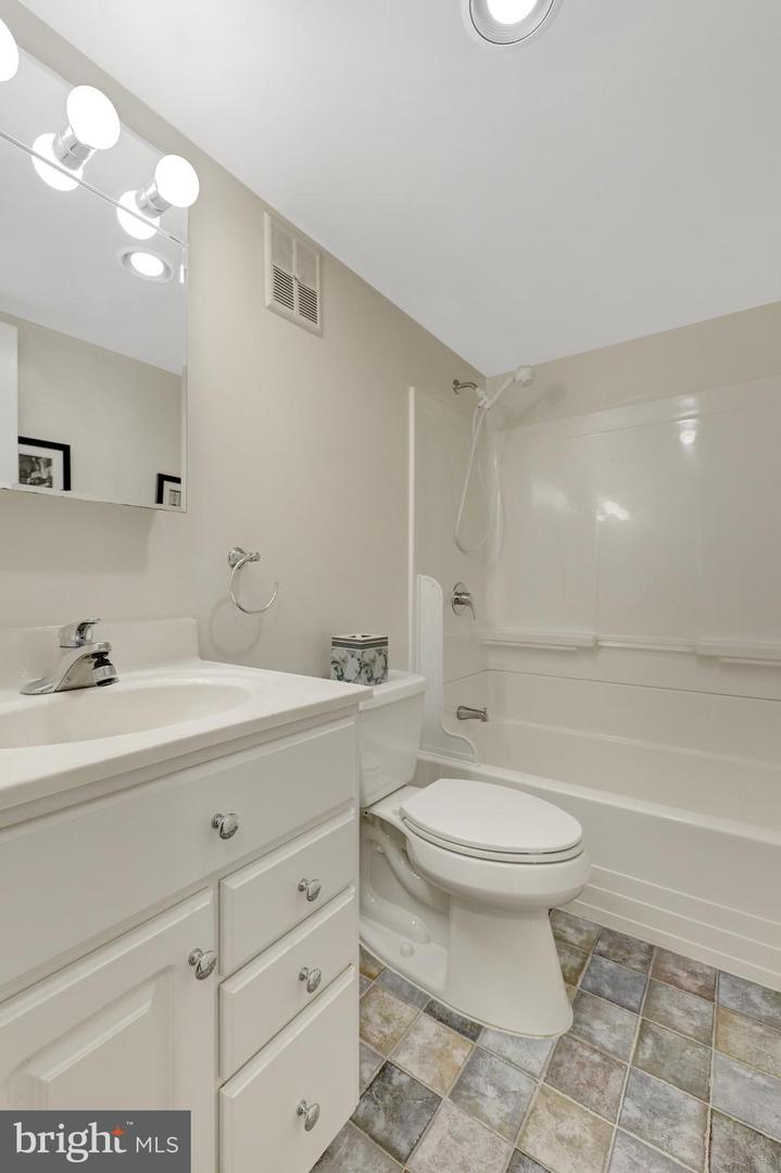 4448 AIRLIE WAY, ANNANDALE, Virginia 22003, 3 Bedrooms Bedrooms, ,3 BathroomsBathrooms,Residential,For sale,4448 AIRLIE WAY,VAFX2277482 MLS # VAFX2277482