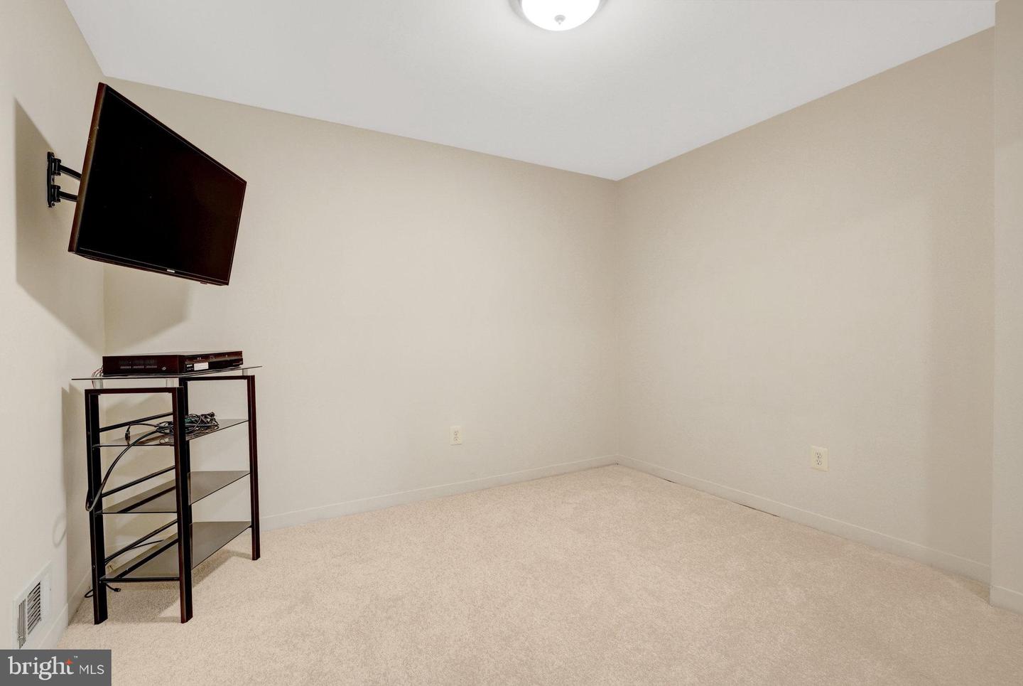 4448 AIRLIE WAY, ANNANDALE, Virginia 22003, 3 Bedrooms Bedrooms, ,3 BathroomsBathrooms,Residential,For sale,4448 AIRLIE WAY,VAFX2277482 MLS # VAFX2277482