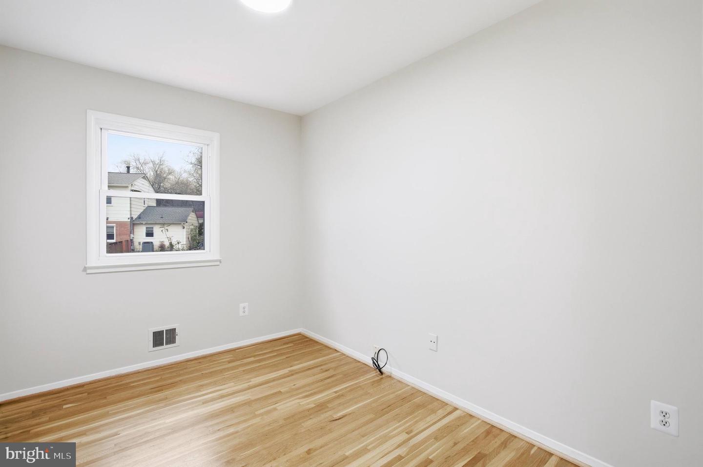 9216 KRISTIN LN, FAIRFAX, Virginia 22032, 4 Bedrooms Bedrooms, ,2 BathroomsBathrooms,Residential,For sale,9216 KRISTIN LN,VAFX2278628 MLS # VAFX2278628