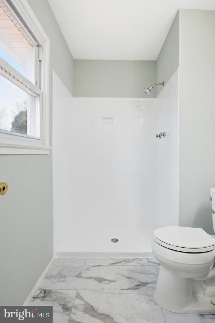 9216 KRISTIN LN, FAIRFAX, Virginia 22032, 4 Bedrooms Bedrooms, ,2 BathroomsBathrooms,Residential,For sale,9216 KRISTIN LN,VAFX2278628 MLS # VAFX2278628