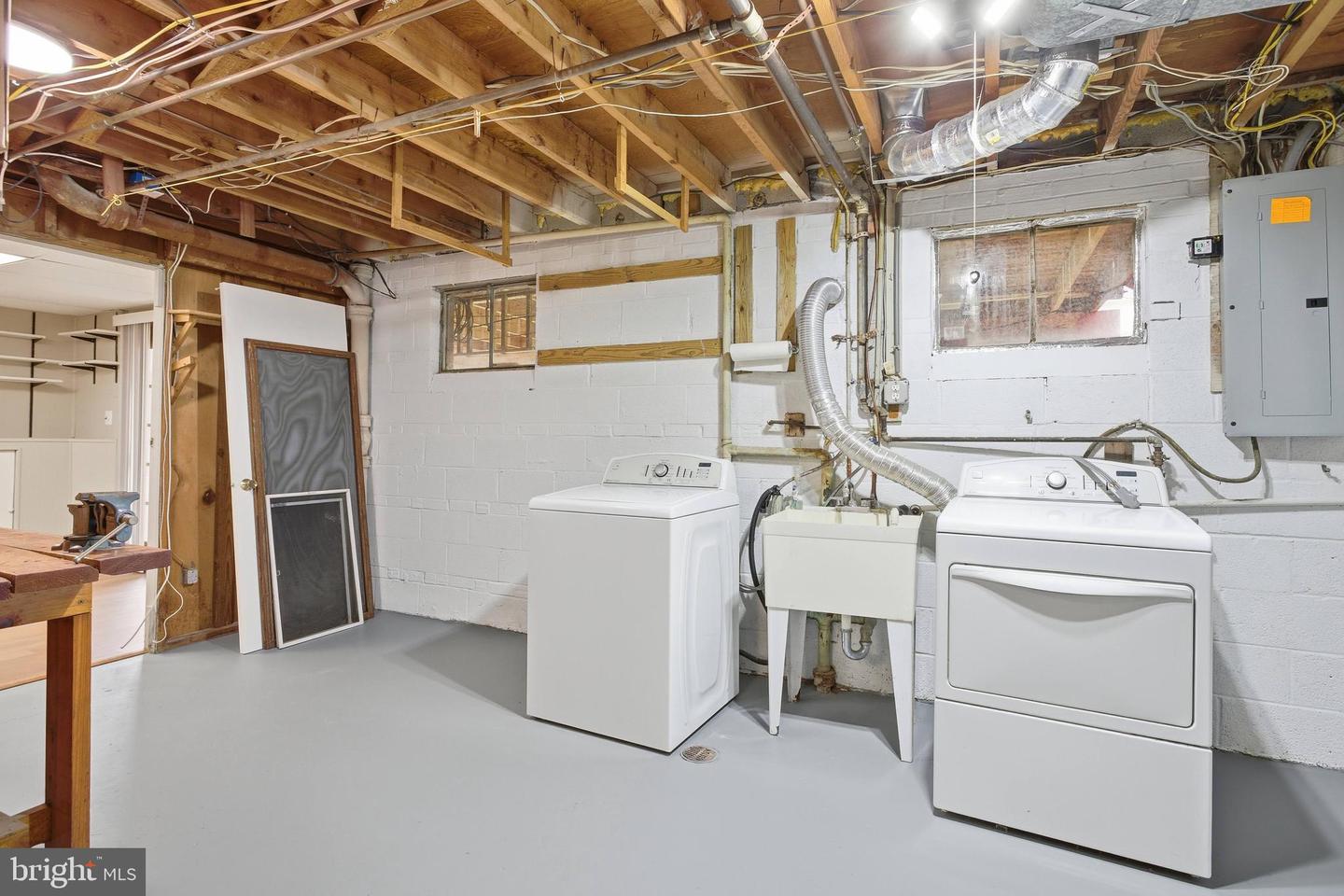 9216 KRISTIN LN, FAIRFAX, Virginia 22032, 4 Bedrooms Bedrooms, ,2 BathroomsBathrooms,Residential,For sale,9216 KRISTIN LN,VAFX2278628 MLS # VAFX2278628